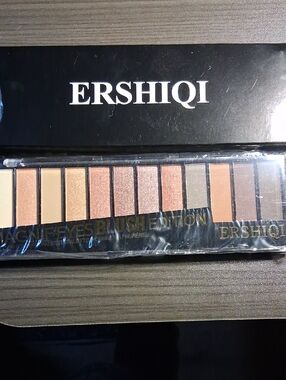 Women Eyeshadow Palette - Neutral Pink & Brown Shades